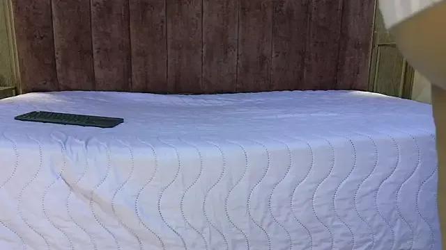 Freechat Emy_leon on StripChat