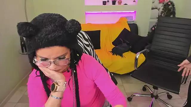 EricaAndPenelopa on StripChat