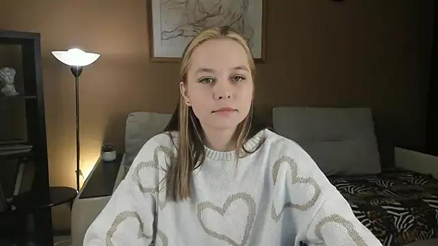 FalineDowlen on StripChat