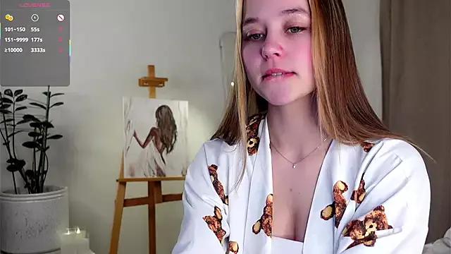 FalineDowlen on StripChat