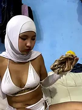 Firuze_Hatunn on StripChat