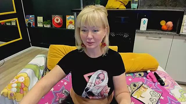 FlirtyMary on StripChat