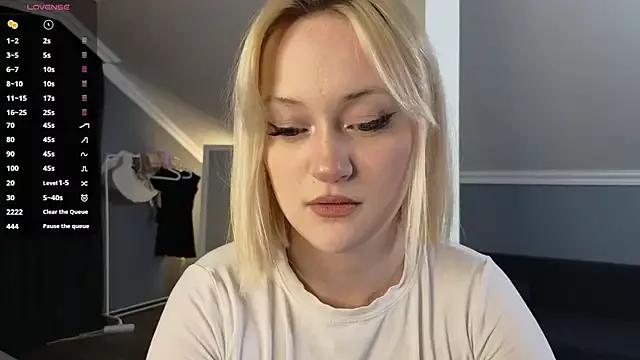 Flory__Whitee on StripChat 
