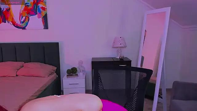 Frostyy_fire on StripChat 