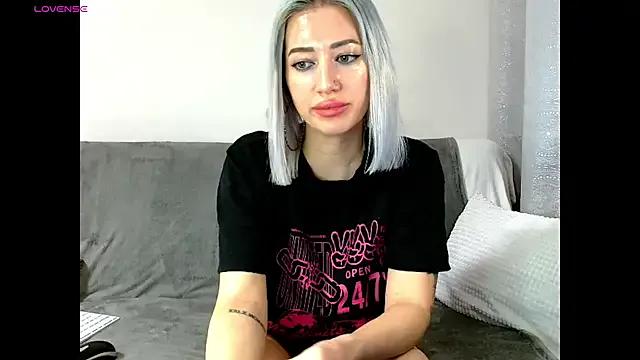 Gina-Lumara on StripChat