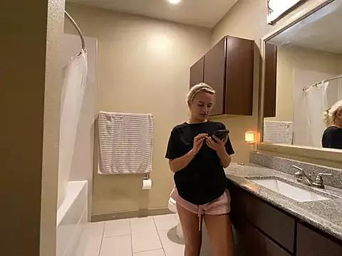 girlfriendmissy on StripChat