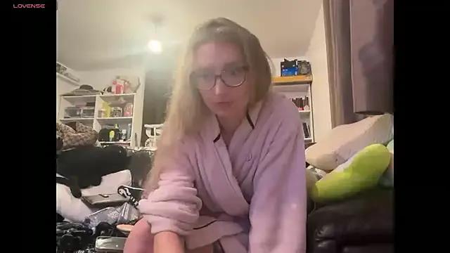 harleyblair on StripChat