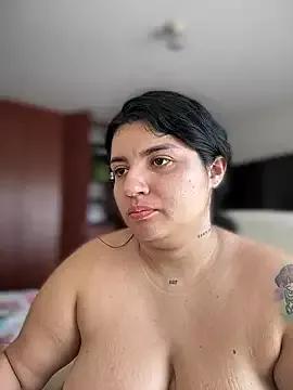 horny_roomiess on StripChat