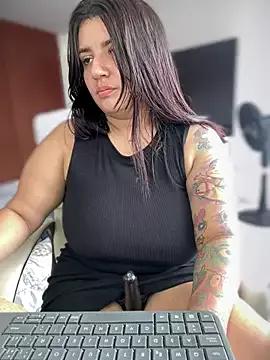 horny_roomiess on StripChat