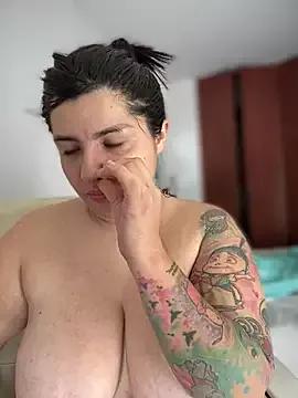 horny_roomiess on StripChat