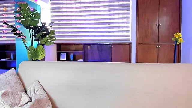 Private IsabellaaJoness on StripChat