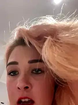 Freechat Itzz_lolareign on StripChat