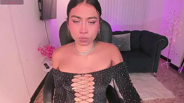 Ivyy_Moon_ on StripChat