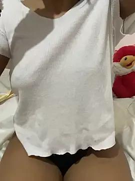 Jecy_bee on StripChat