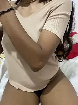 Jecy_bee on StripChat