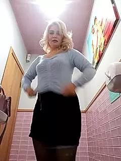 JennyOMay on StripChat