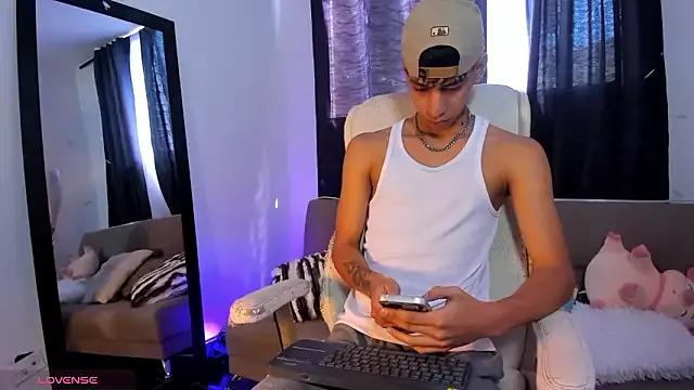 Josep_Davies on StripChat