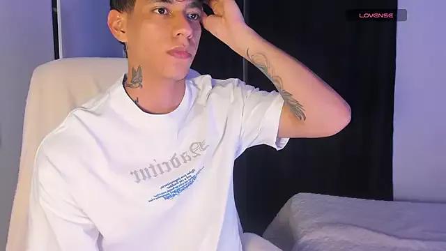 Josep_Davies on StripChat