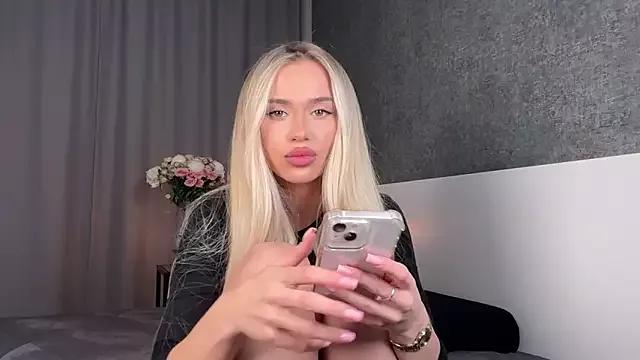 Julia_RL on StripChat