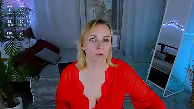 Karinella_x on StripChat