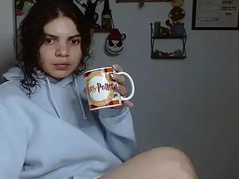 Freechat karoll8 on StripChat