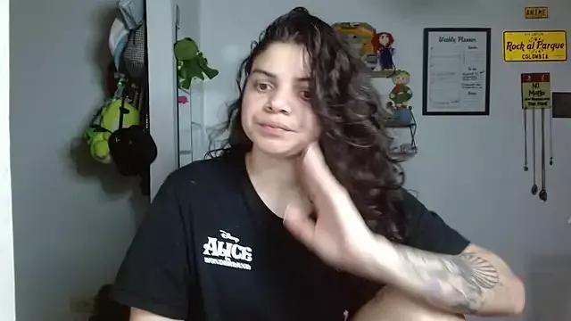 Freechat karoll8 on StripChat