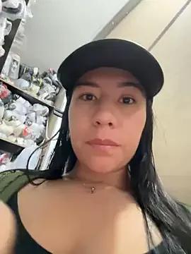 kim_monti on StripChat