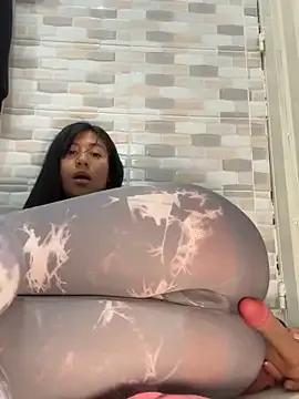 kim_monti on StripChat