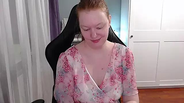 Lady_Inari on StripChat