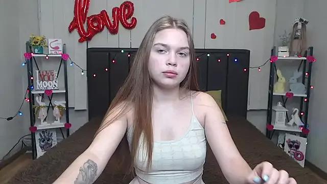 LaraPika on StripChat 