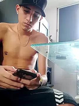Latinos_2001 on StripChat 