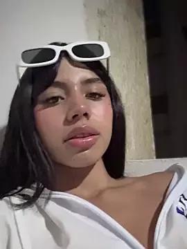 Laura-Khalifa on StripChat