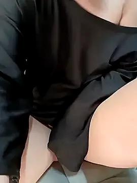 Layla_68 on StripChat 