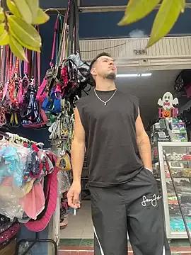 Leonardmoppet on StripChat