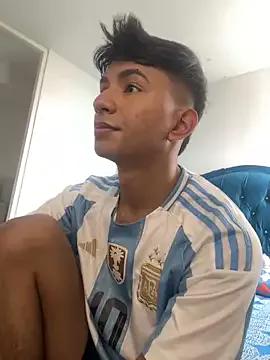 Leonarrrd_01 on StripChat