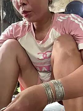 Linaannn on StripChat