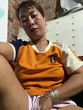 Linaannn on StripChat