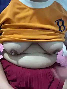 Linaannn on StripChat