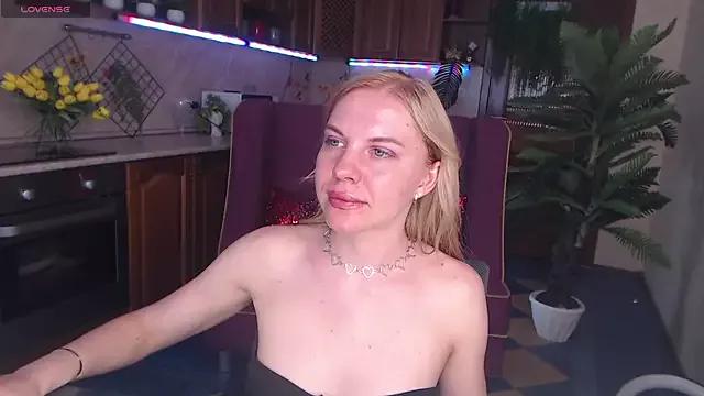 LiSinDoll on StripChat 