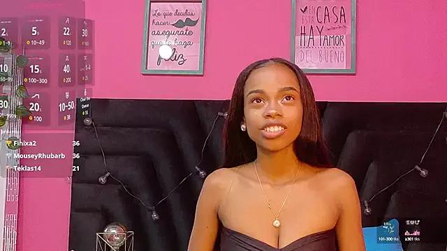 littleebonymommy on StripChat