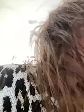 Lwhite1 on StripChat