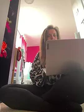 Lwhite1 on StripChat