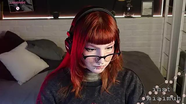 MiaYui on StripChat 