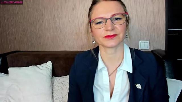 Milf_Tea on StripChat