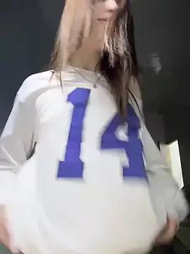 Milkissss on StripChat