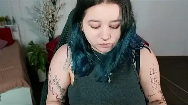 Mira_Fyre on StripChat