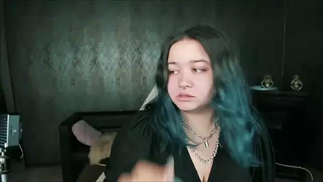 Mira_Fyre on StripChat