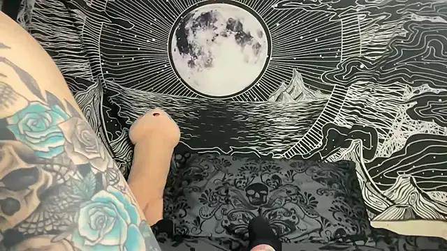 Freechat MissMidnightUK on StripChat