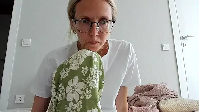 MollyStory on StripChat