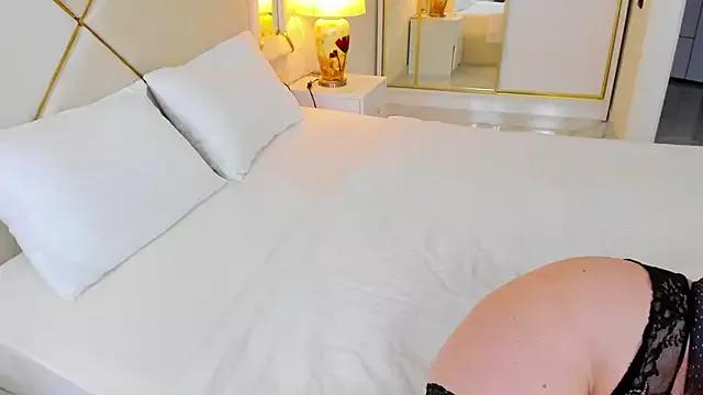 Mommylongnipples on StripChat 